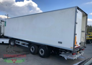 Trinacria Autoveicoli S.r.l. Autocarro Camion Furgone Semirimorchio Frigo 2 assi con sponda 11.2010 (3)