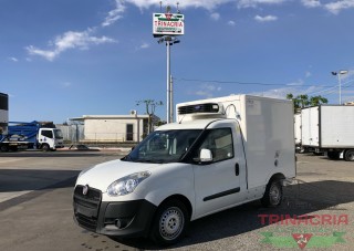 Trinacria Autoveicoli S.r.l. Autocarro Camion Furgone Fiat Doblo 1.6 M. Jet casso frigorifera isotermico 2014