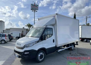 Trinacria Autoveicoli S.r.l. Autocarro Camion Furgone Iveco Daily 35C16 Furgone il playwood e sponda Anno 2019