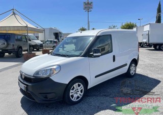 Trinacria Autoveicoli S.r.l. Autocarro Camion Furgone Fiat Doblo 1.6 m.jet 3 POSTI anno 2017